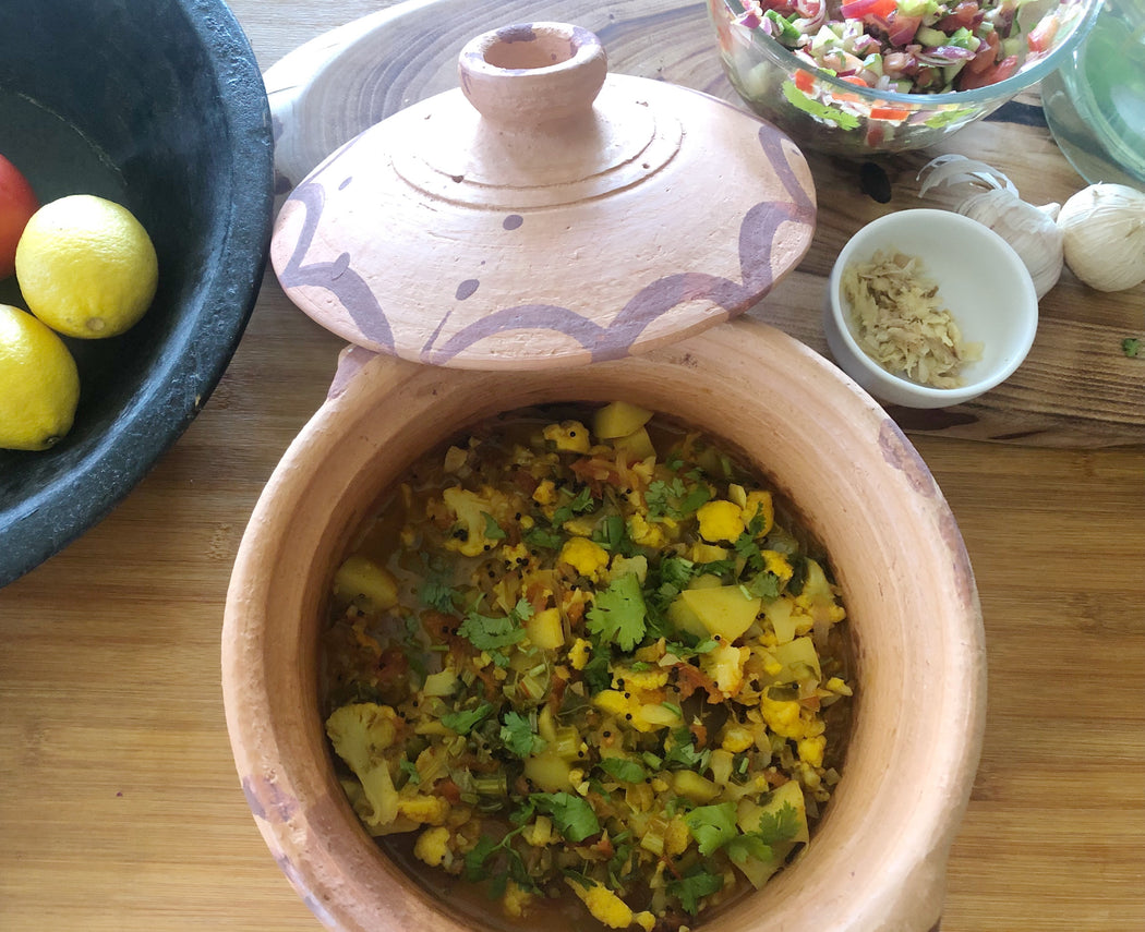 Earthen Clay Cooking Pot With Lid
