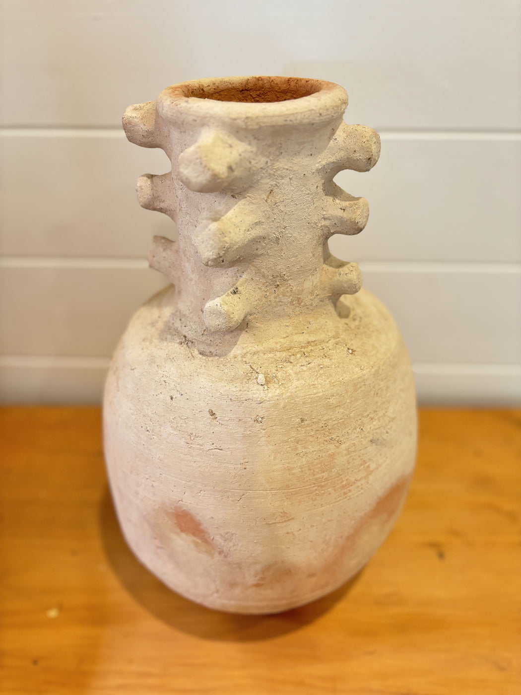 White Tamegroute Vase 03